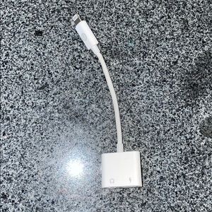 ‼️iPhone splitter - headphone and charger port